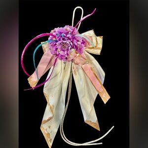 KENTUCKY DERBY - One-of-a-kind STUNNING "BOWlo" on sparkly cord